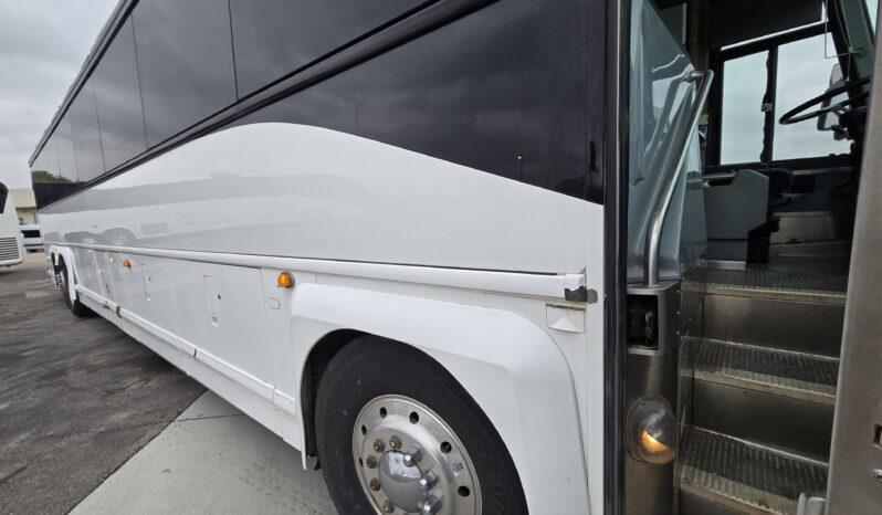 1999 MCI DL-3 (44 Pass- 240Kmiles) full