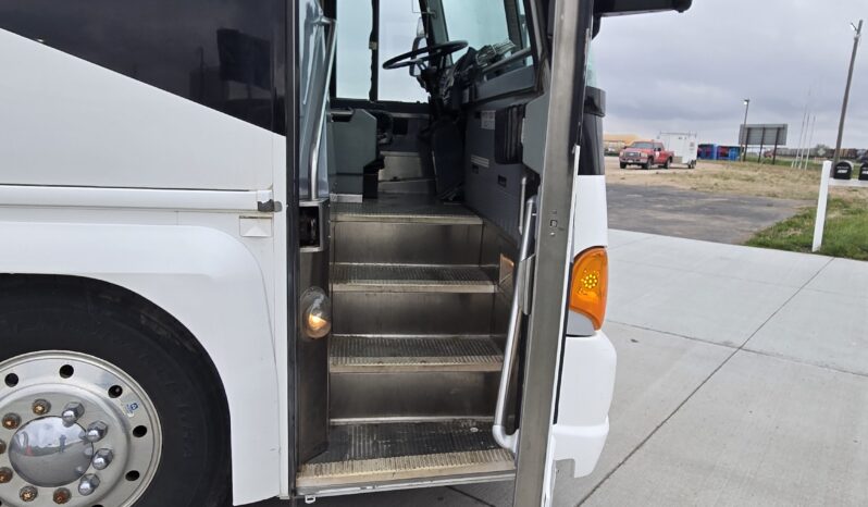 1999 MCI DL-3 (44 Pass- 240Kmiles) full