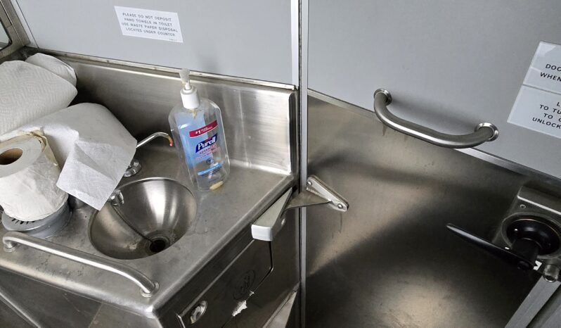 1999 MCI DL-3 (44 Pass- 240Kmiles) full