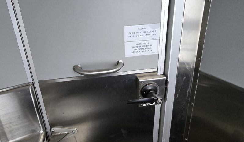 1999 MCI DL-3 (44 Pass- 240Kmiles) full