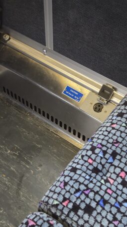 1999 MCI DL-3 (44 Pass- 240Kmiles) full