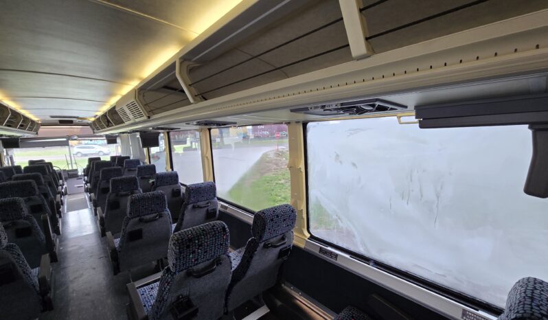 1999 MCI DL-3 (44 Pass- 240Kmiles) full