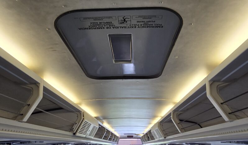 1999 MCI DL-3 (44 Pass- 240Kmiles) full