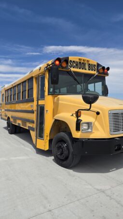2004 Thomas Freightliner FS-65 w/Handi full