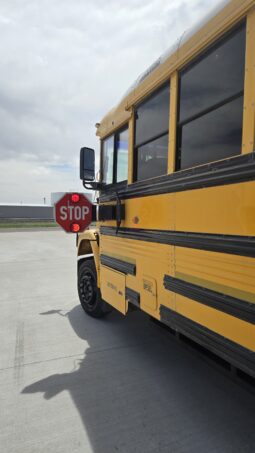 2004 Thomas Freightliner FS-65 w/Handi full
