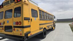 2004 Thomas Freightliner FS-65 w/Handi full