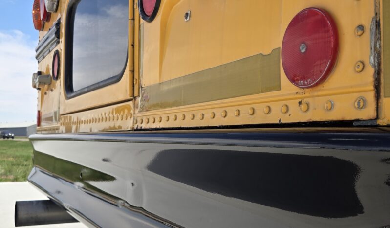 2004 Thomas Freightliner FS-65 w/Handi full
