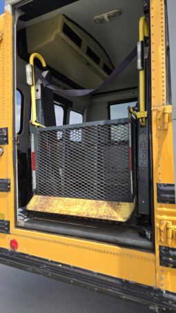 2004 Thomas Freightliner FS-65 w/Handi full