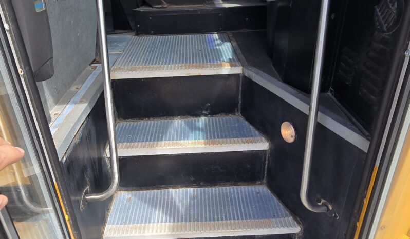 2004 Thomas Freightliner FS-65 w/Handi full
