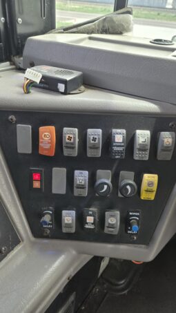 2004 Thomas Freightliner FS-65 w/Handi full
