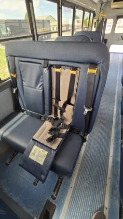 2004 Thomas Freightliner FS-65 w/Handi full