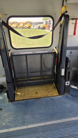 2004 Thomas Freightliner FS-65 w/Handi full