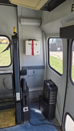 2004 Thomas Freightliner FS-65 w/Handi full