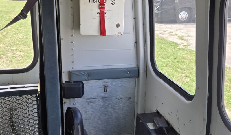2004 Thomas Freightliner FS-65 w/Handi full