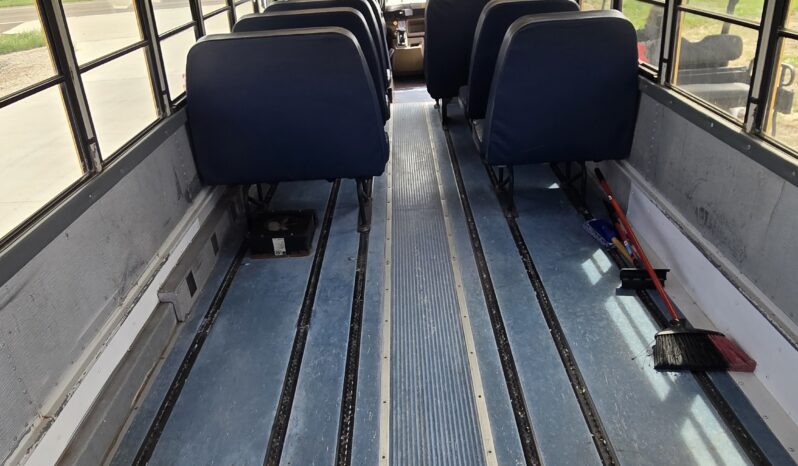 2004 Thomas Freightliner FS-65 w/Handi full