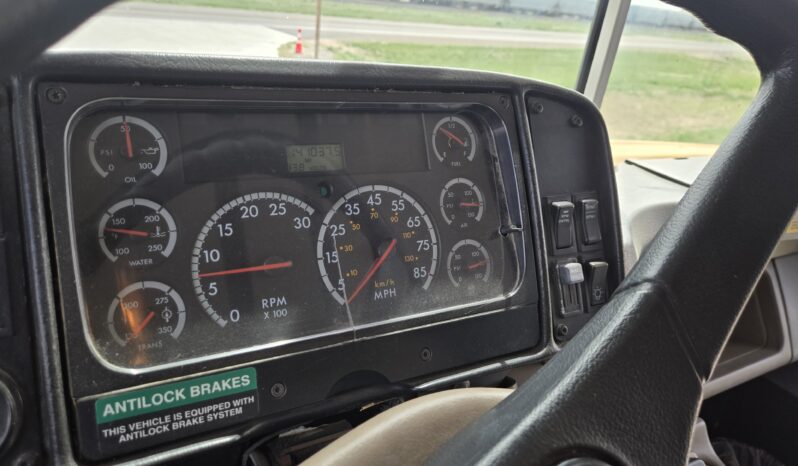 2004 Thomas Freightliner FS-65 w/Handi full
