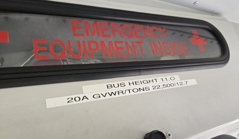 2004 Thomas Freightliner FS-65 w/Handi full