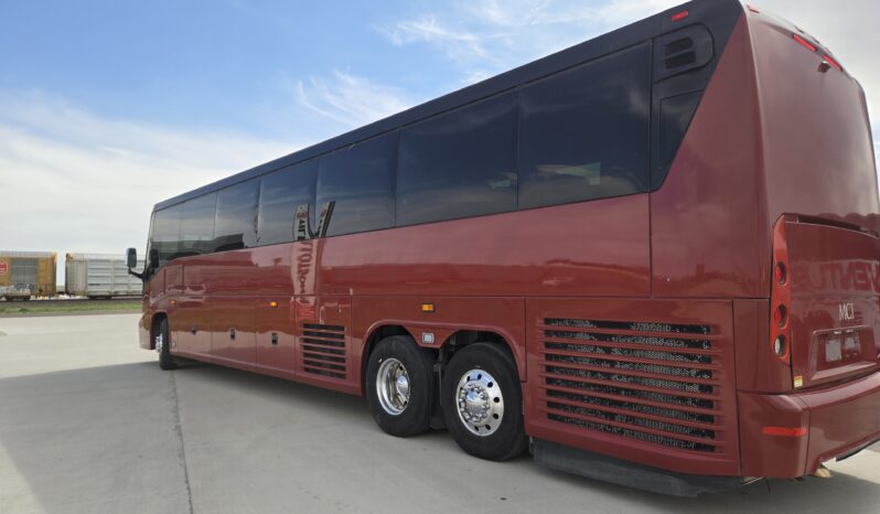 2015 MCI J4500 54pas full