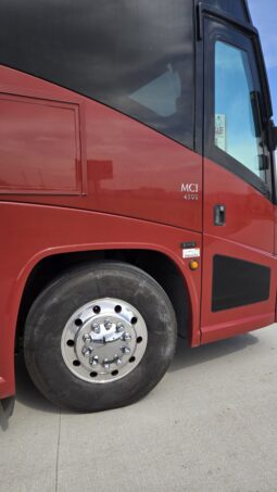 2015 MCI J4500 54pas full