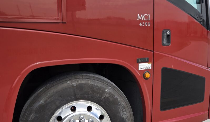 2015 MCI J4500 54pas full