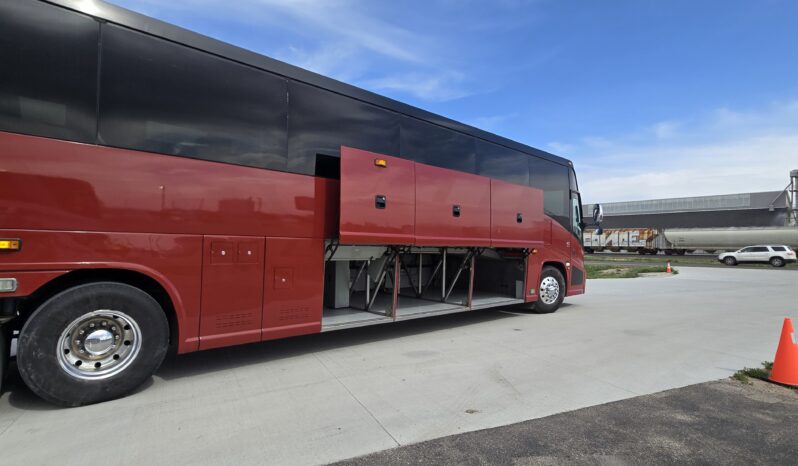 2015 MCI J4500 54pas full