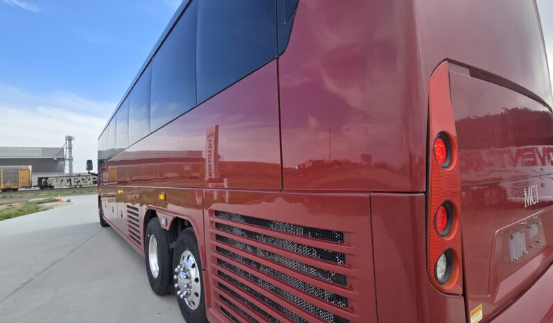 2015 MCI J4500 54pas full