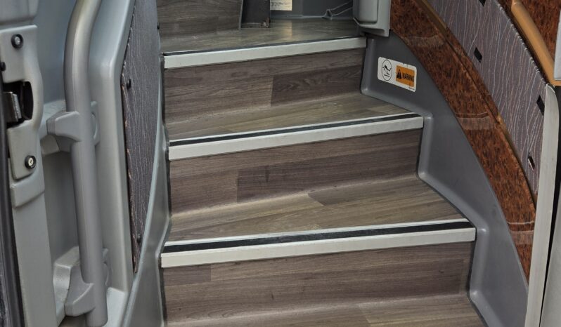 2015 MCI J4500 54pas full