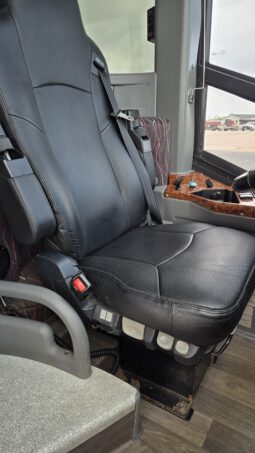 2015 MCI J4500 54pas full