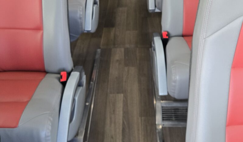 2015 MCI J4500 54pas full