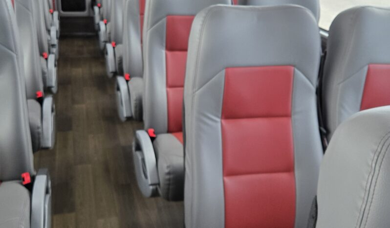 2015 MCI J4500 54pas full