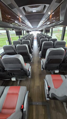 2015 MCI J4500 54pas full