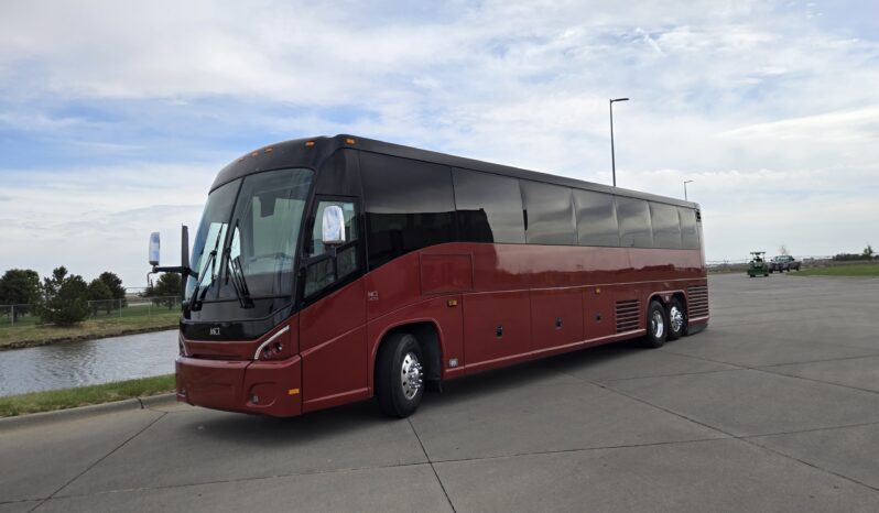 2015 MCI J4500 54pas full