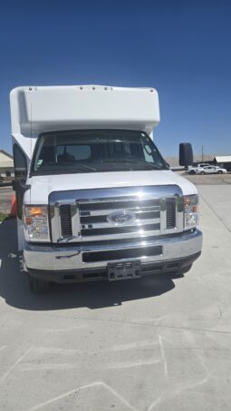 2019 Ford Shuttle E-450 14pas/Handi & only 31kmi full
