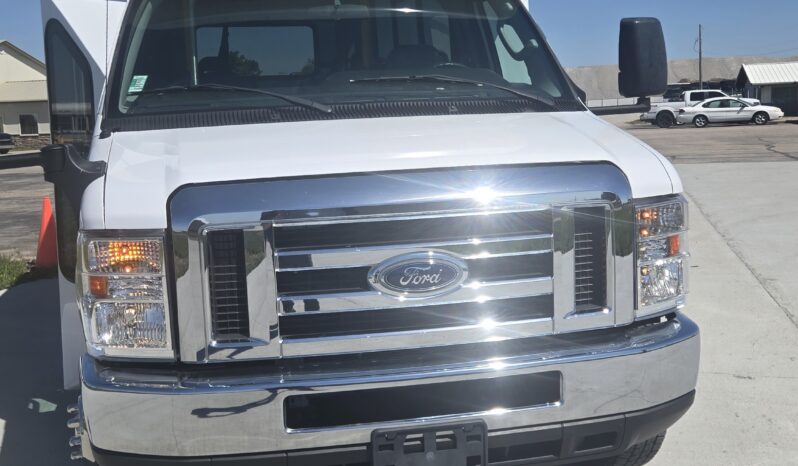 2019 Ford Shuttle E-450 14pas/Handi & only 31kmi full