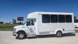 2019 Ford Shuttle E-450 14pas/Handi & only 31kmi full