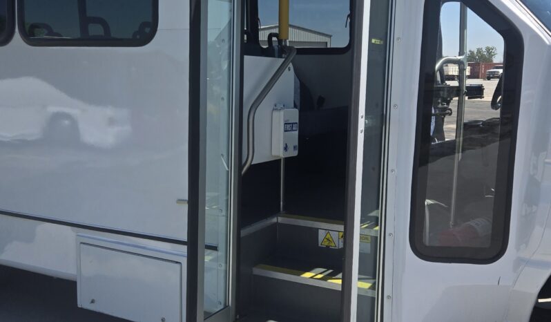 2019 Ford Shuttle E-450 14pas/Handi & only 31kmi full