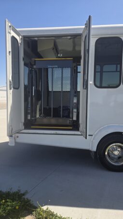 2019 Ford Shuttle E-450 14pas/Handi & only 31kmi full