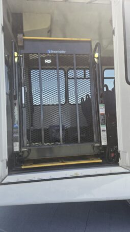 2019 Ford Shuttle E-450 14pas/Handi & only 31kmi full