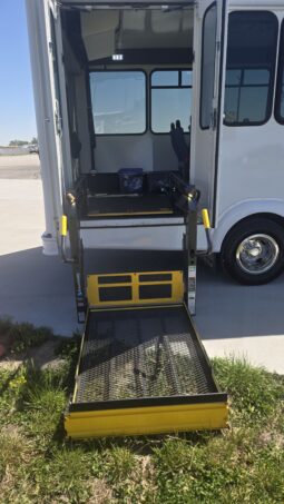 2019 Ford Shuttle E-450 14pas/Handi & only 31kmi full