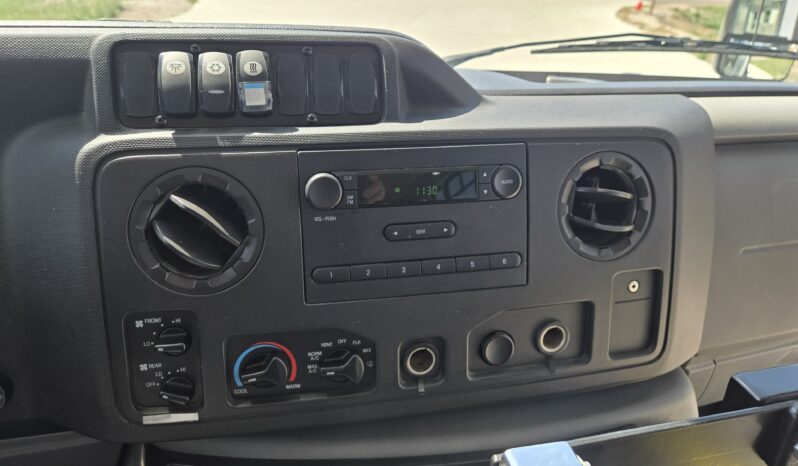 2019 Ford Shuttle E-450 14pas/Handi & only 31kmi full
