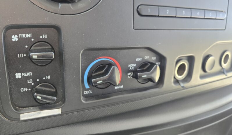 2019 Ford Shuttle E-450 14pas/Handi & only 31kmi full