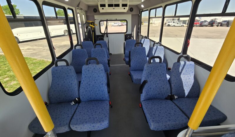 2019 Ford Shuttle E-450 14pas/Handi & only 31kmi full