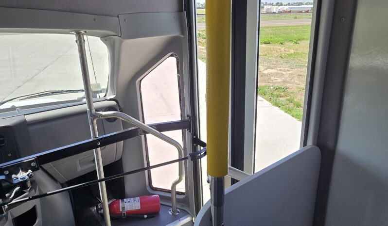 2019 Ford Shuttle E-450 14pas/Handi & only 31kmi full