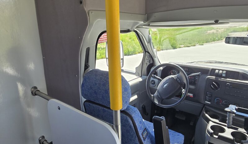 2019 Ford Shuttle E-450 14pas/Handi & only 31kmi full