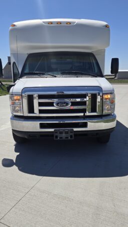 2016 Ford Shuttle Senator 2- E450 W/Handi and Rear Air -14pas full