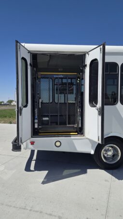 2016 Ford Shuttle Senator 2- E450 W/Handi and Rear Air -14pas full