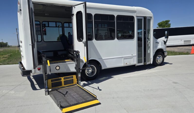 2016 Ford Shuttle Senator 2- E450 W/Handi and Rear Air -14pas full