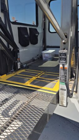 2016 Ford Shuttle Senator 2- E450 W/Handi and Rear Air -14pas full
