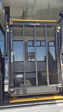 2016 Ford Shuttle Senator 2- E450 W/Handi and Rear Air -14pas full