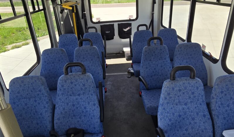 2016 Ford Shuttle Senator 2- E450 W/Handi and Rear Air -14pas full